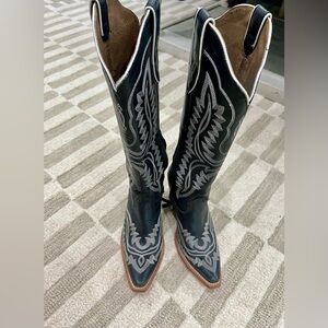 Ariat Casanova cowgirl boots